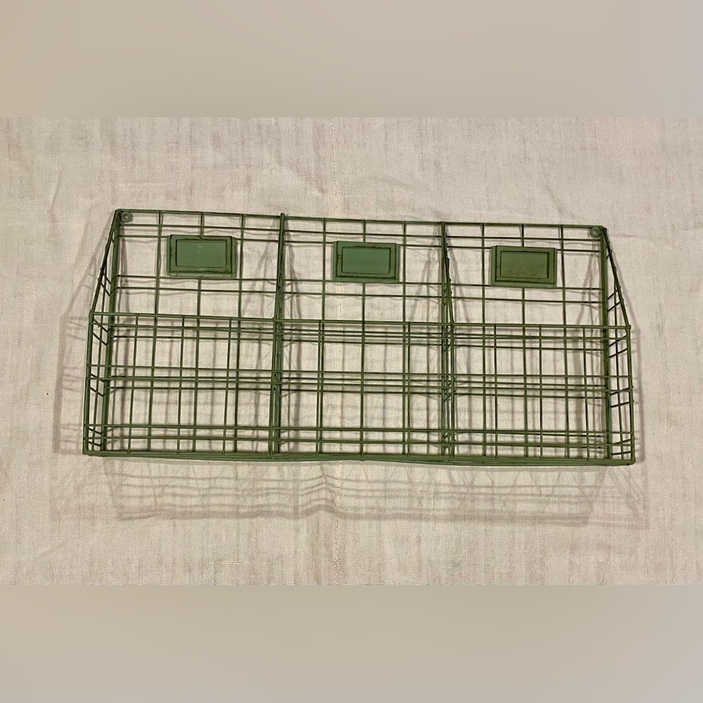 Green hanging wired mail basket / organizer - vintage pantina
